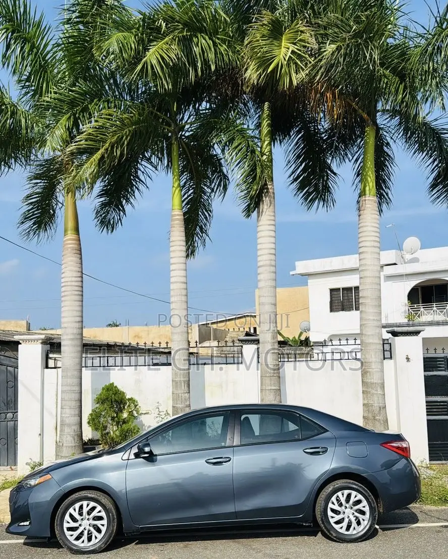 Toyota Corolla LE 4dr Sedan (1.8L 4cyl CVT) 2017 Gray