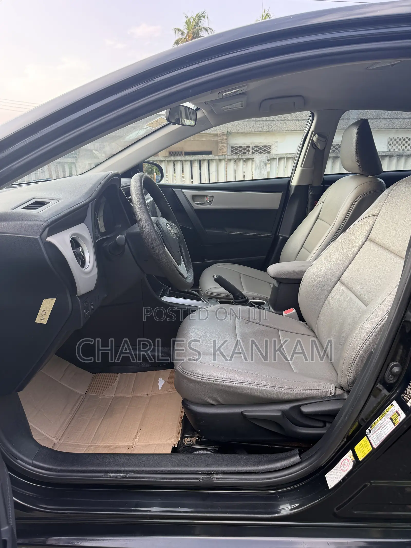Toyota Corolla LE (1.8L 4cyl 2A) 2018 Black