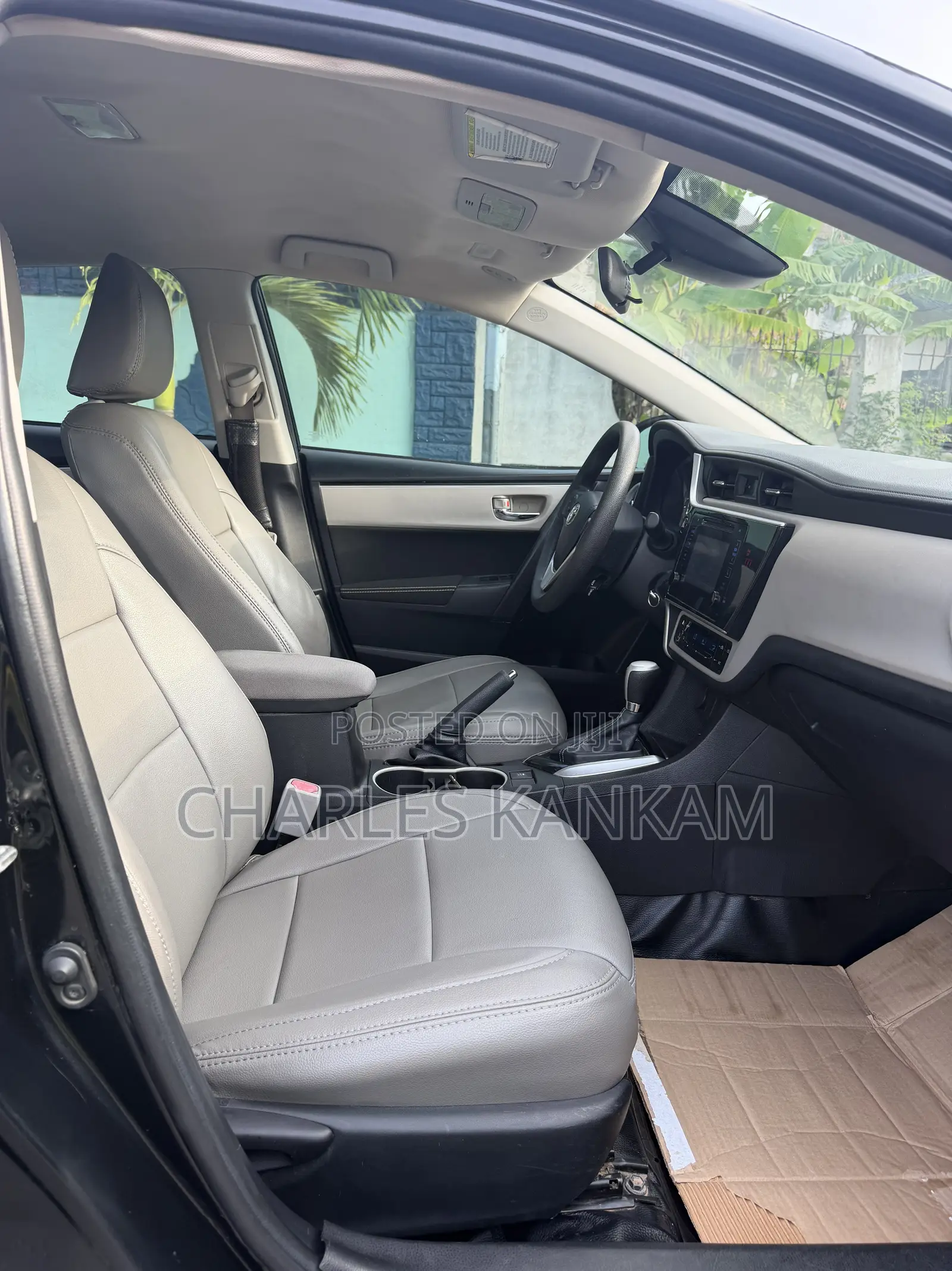Toyota Corolla LE (1.8L 4cyl 2A) 2018 Black