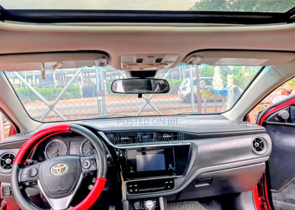 Toyota Corolla 2018 Red