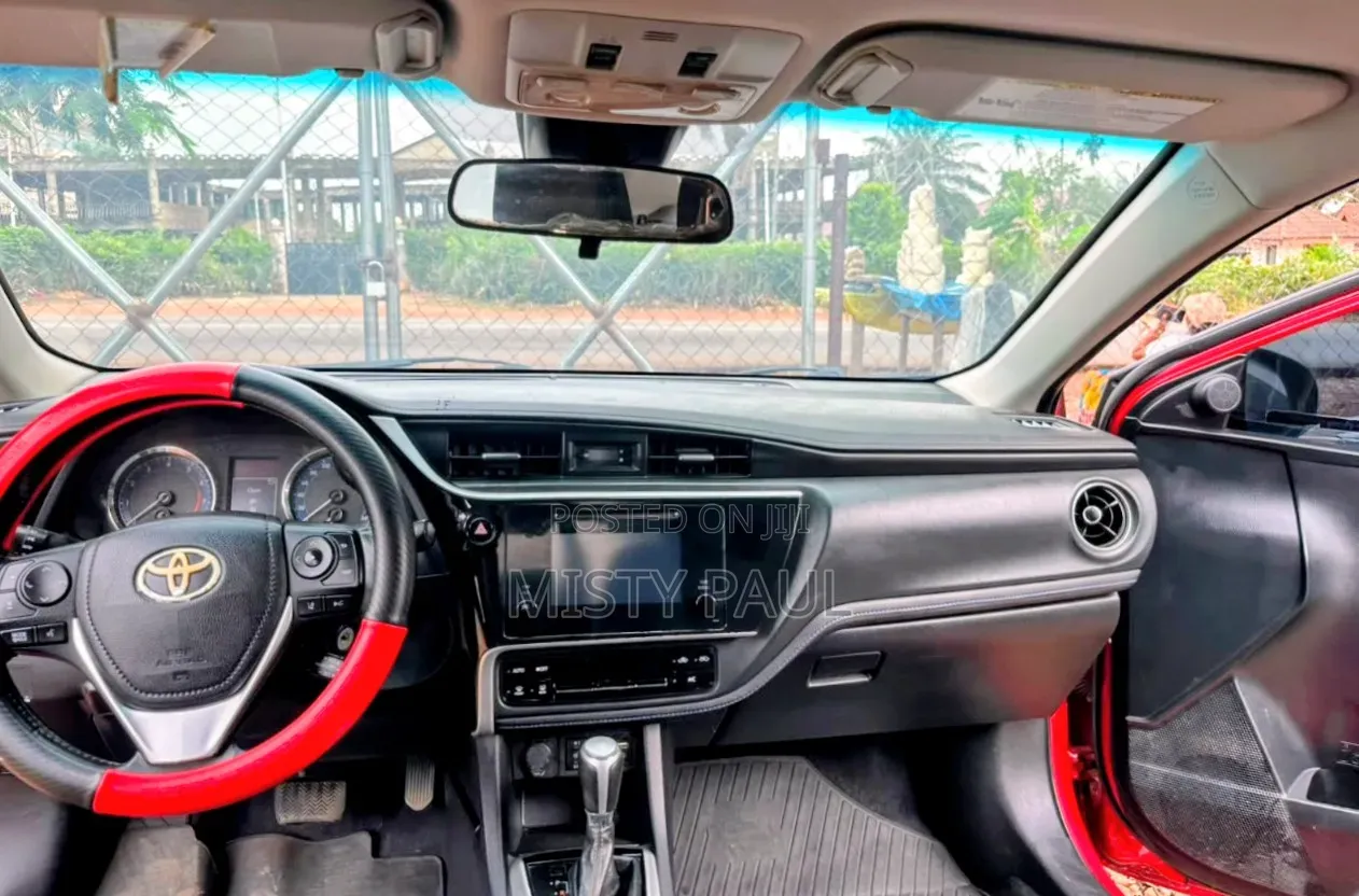 Toyota Corolla 2018 Red