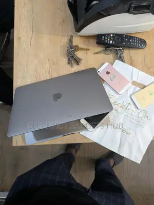 Laptop Apple MacBook Pro 2017 8GB Intel Core i5 SSD 256GB