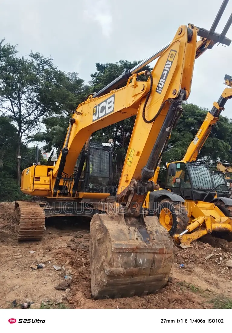 JCB Water Truck Excavator