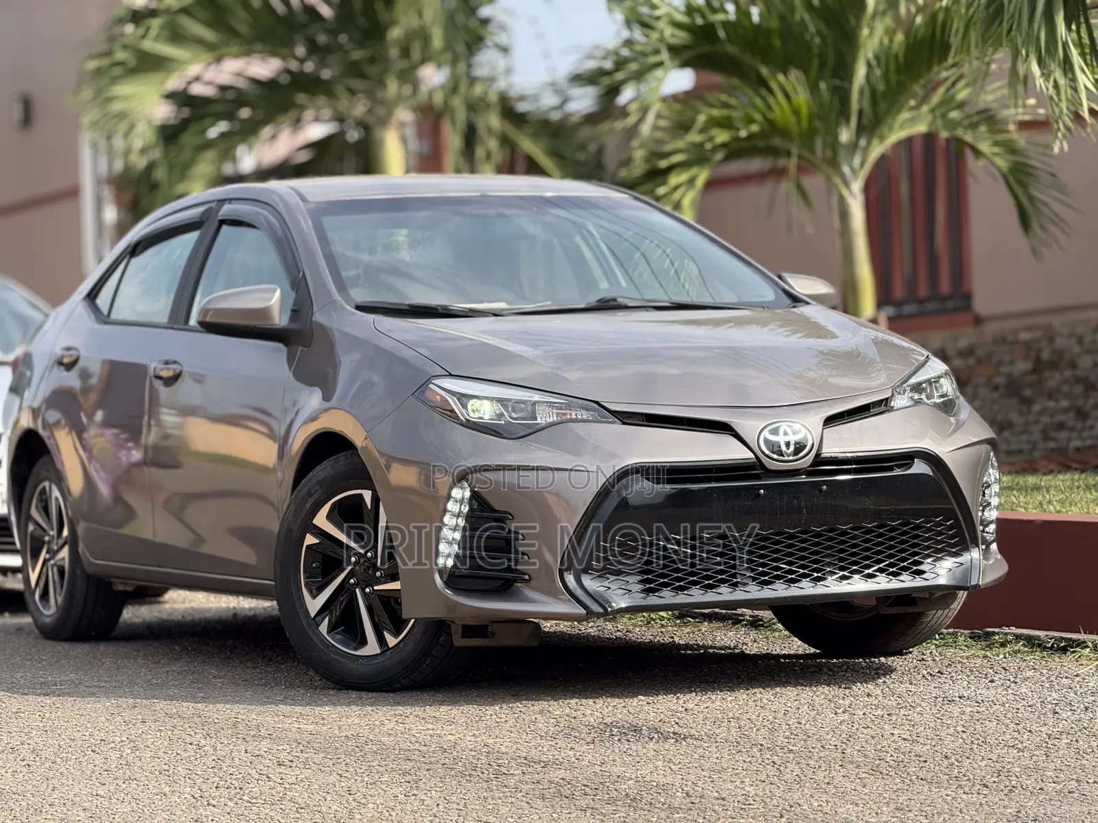 Toyota Corolla 2016 Gold