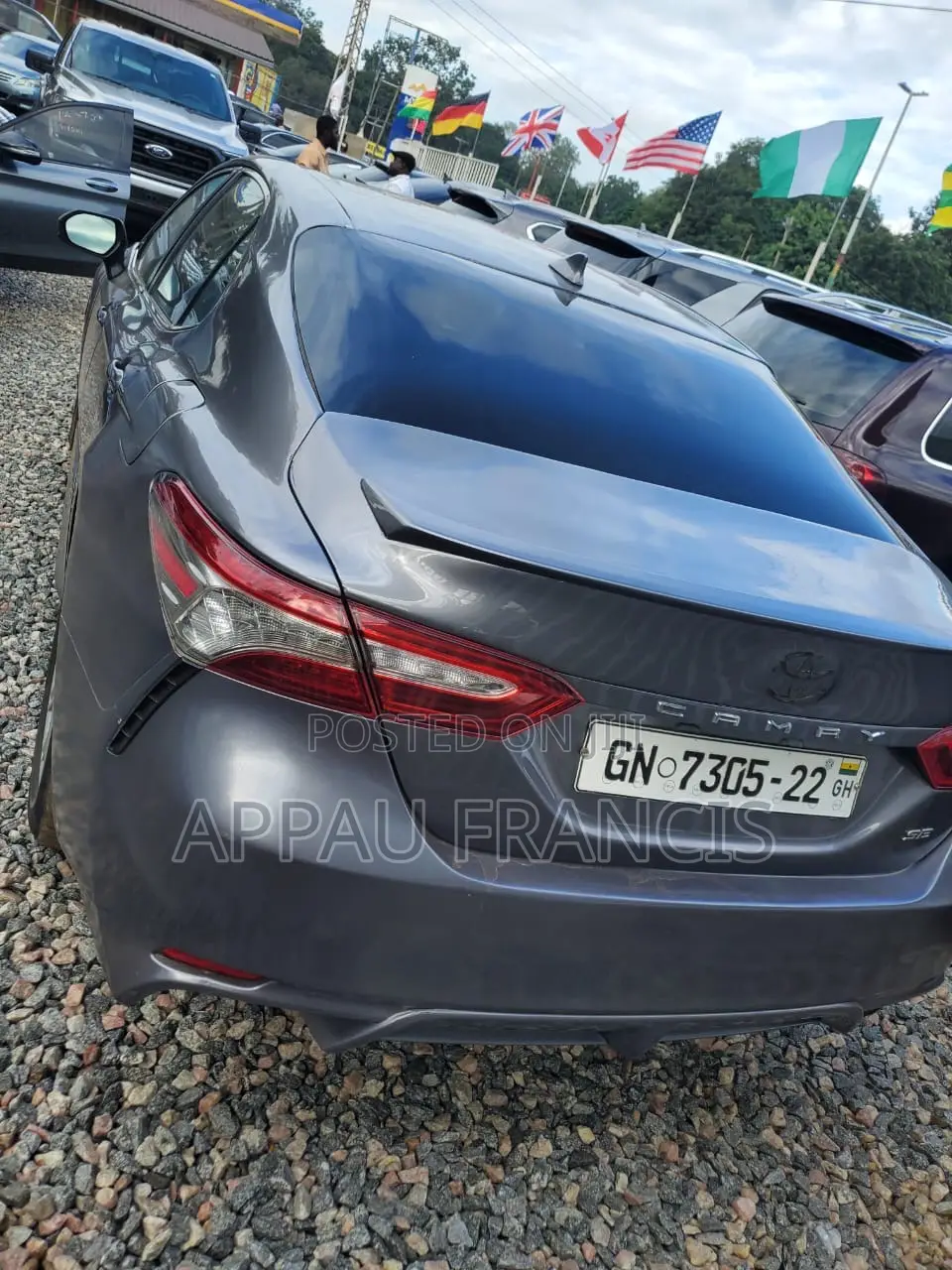 Toyota Camry SE (2.5L 4cyl 8A) 2019 Gray