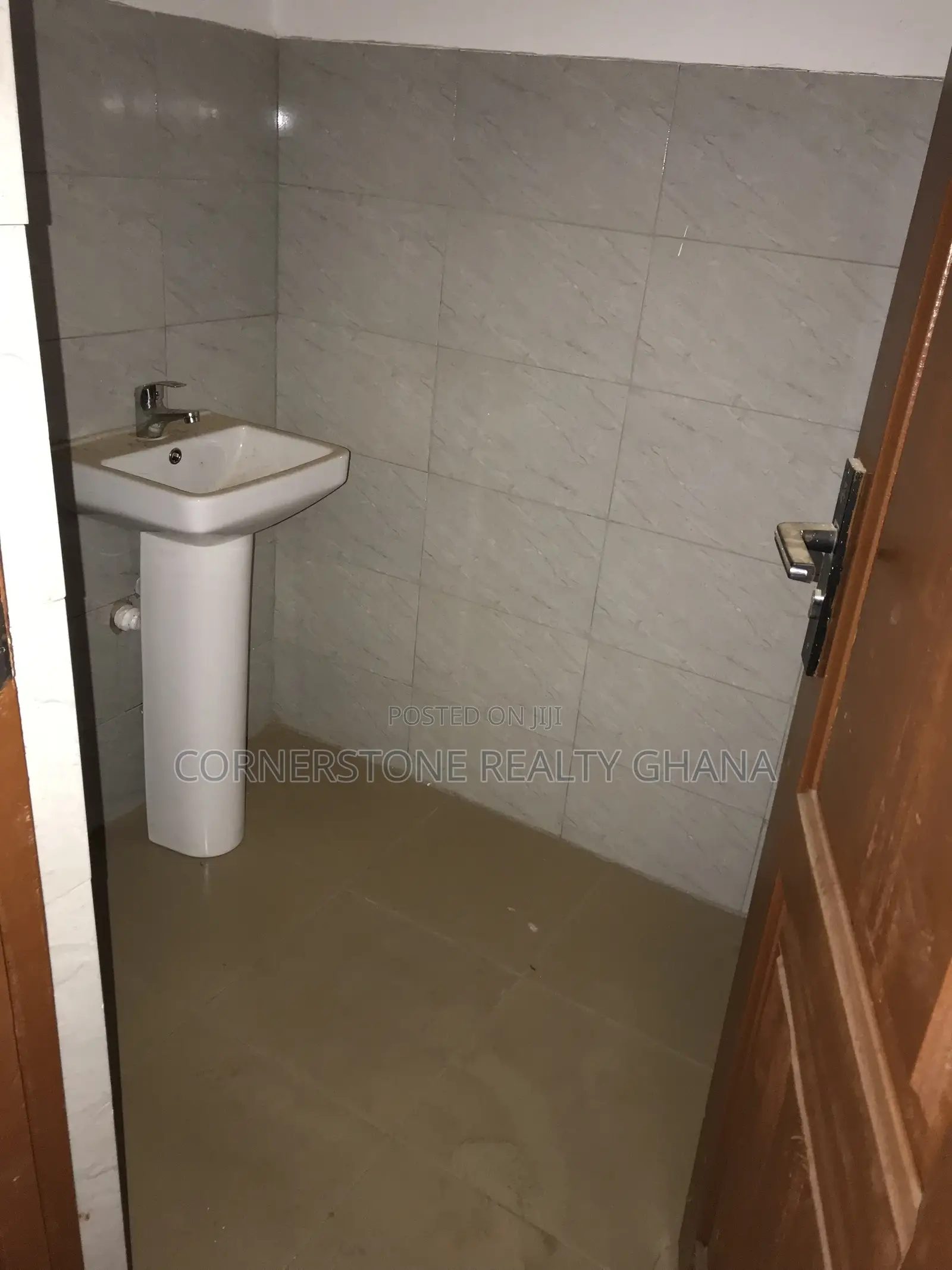 Spacious Shop for Rent at Adenta Frafraha |