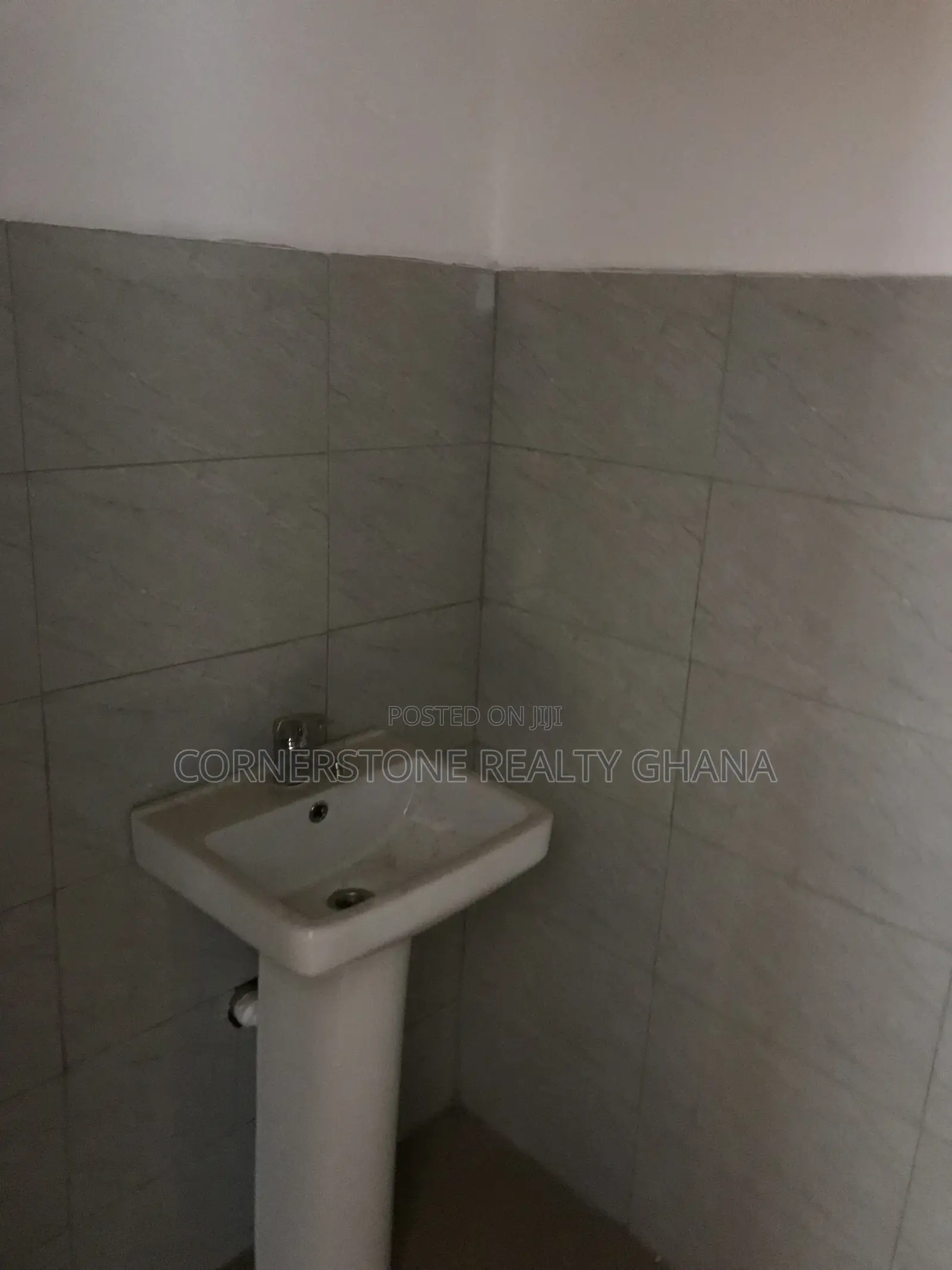 Spacious Shop for Rent at Adenta Frafraha |