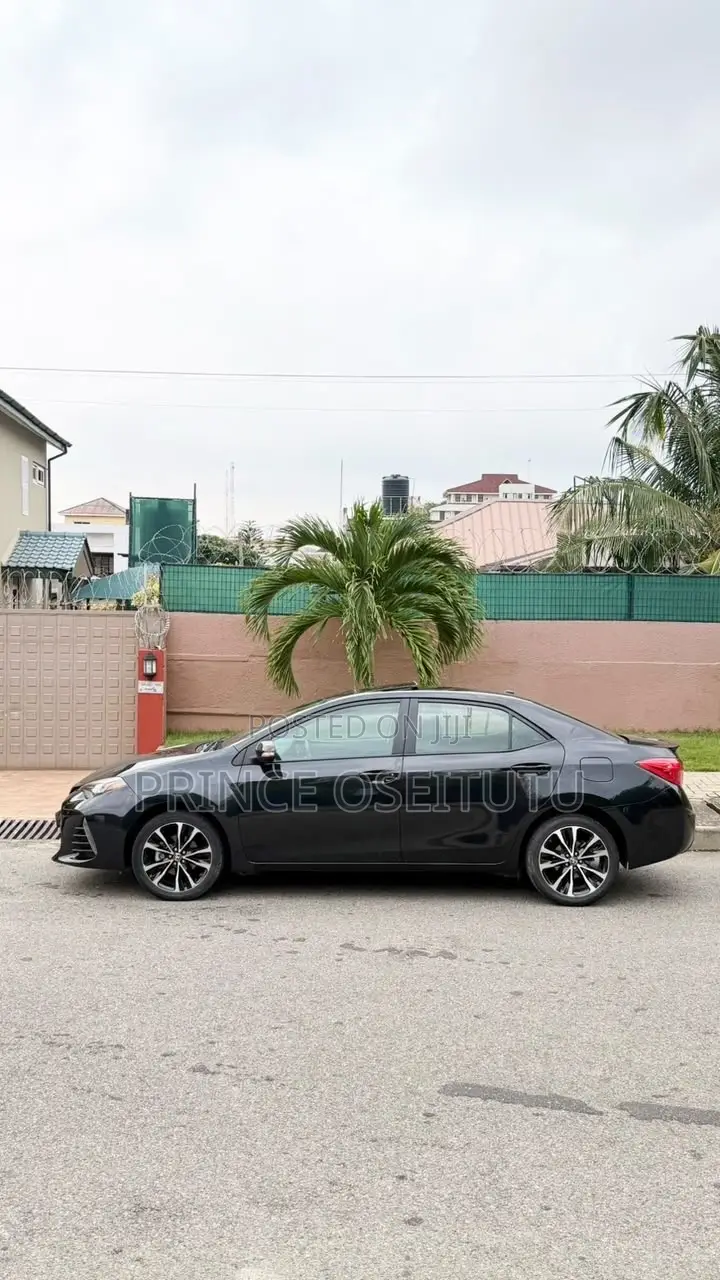 Toyota Corolla XSE (1.8L 4cyl 2A) 2019 Black