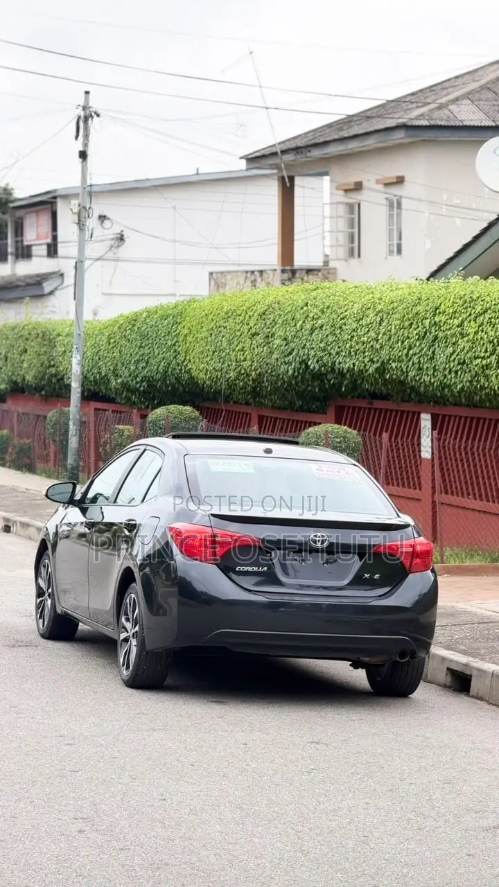 Toyota Corolla XSE (1.8L 4cyl 2A) 2019 Black