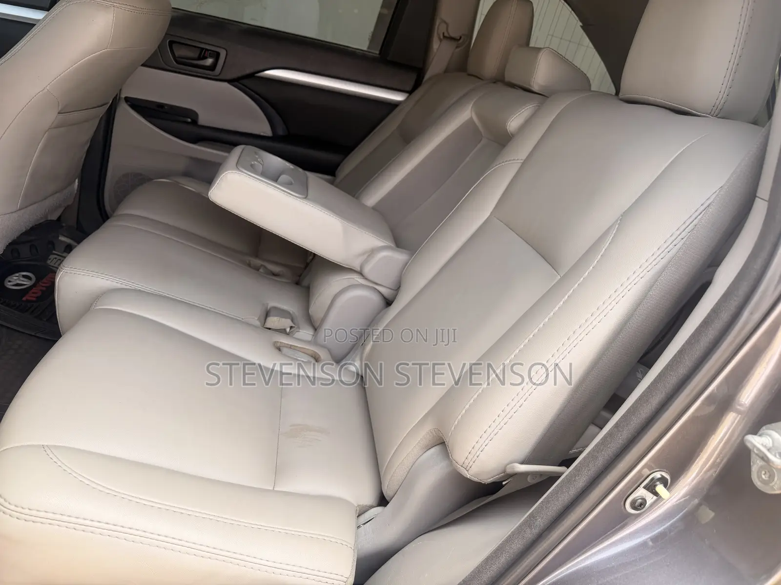 Toyota Highlander LE V6 4x4 (3.5L 6cyl 6A) 2016 Gray
