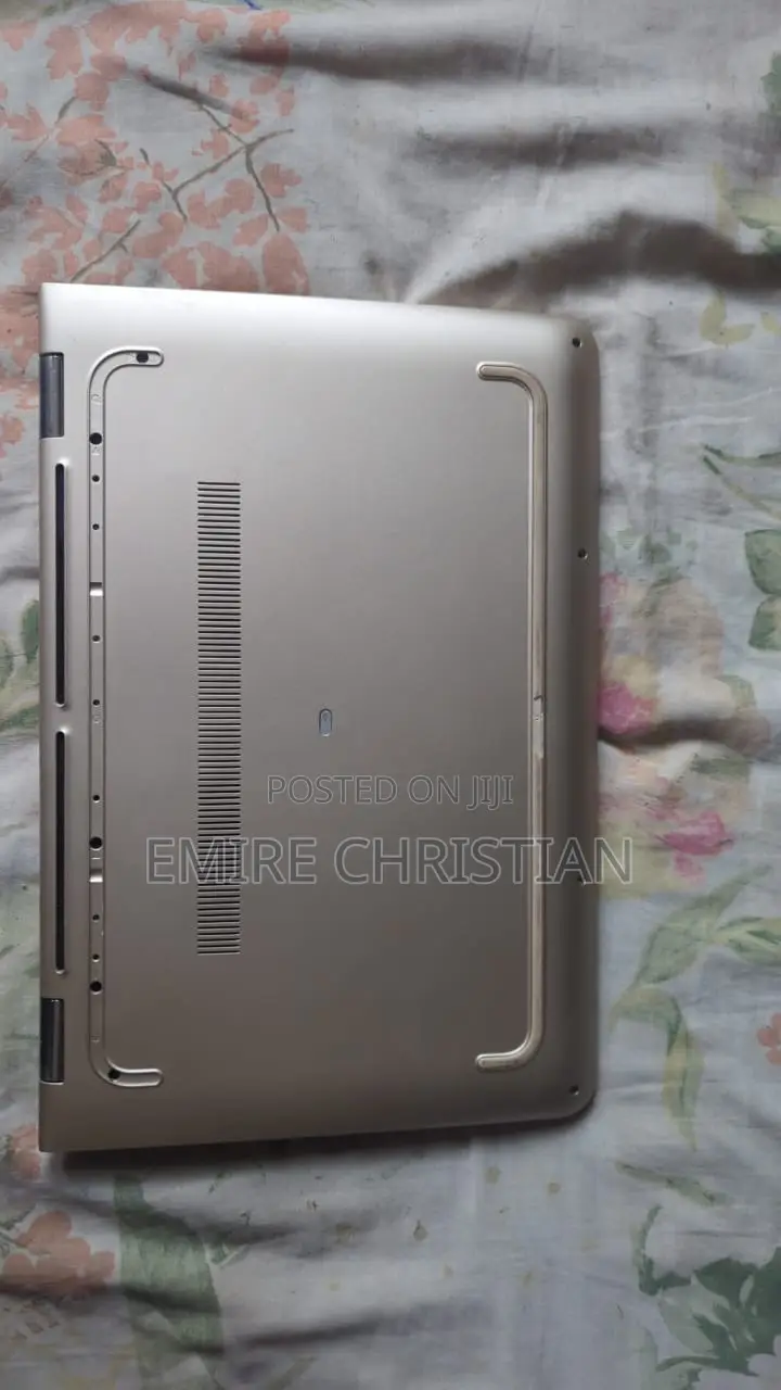 Laptop HP Pavilion x360 6GB Intel Core i3 HDD 1T