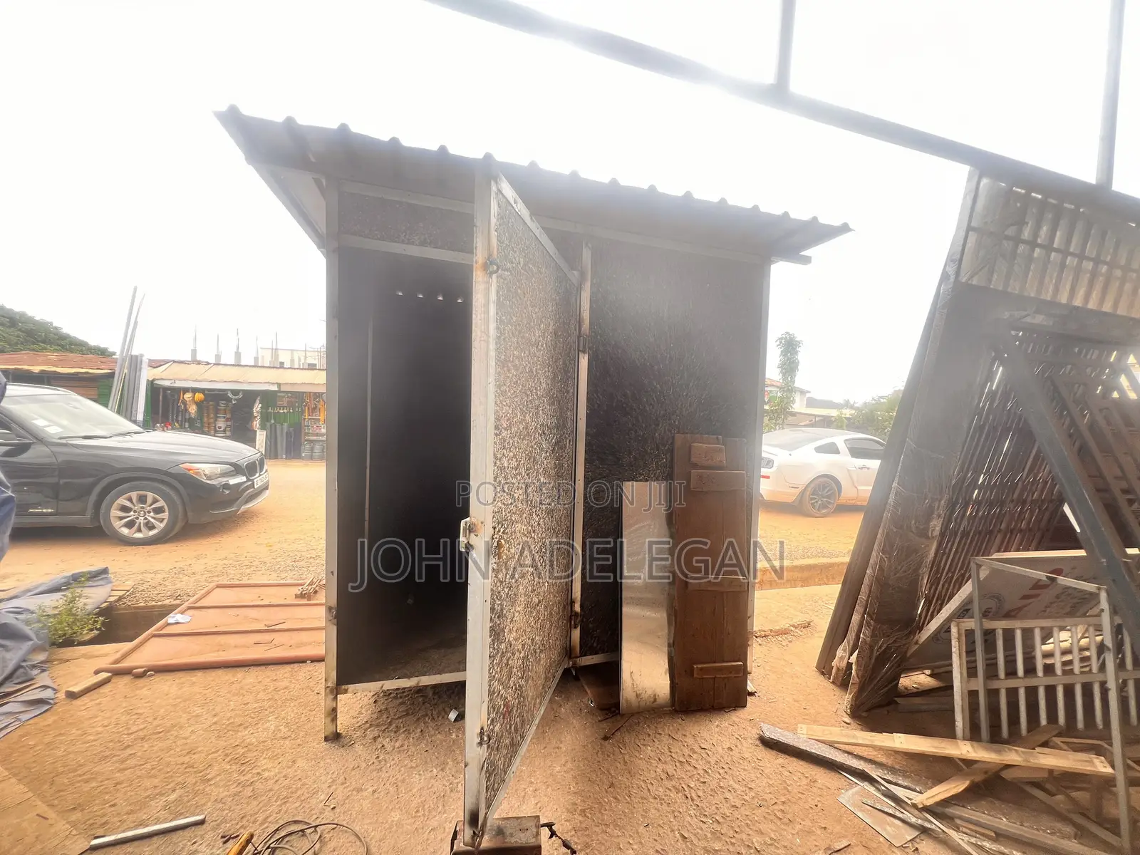 Kiosk (Momo, Storage, Shop, Security Post)