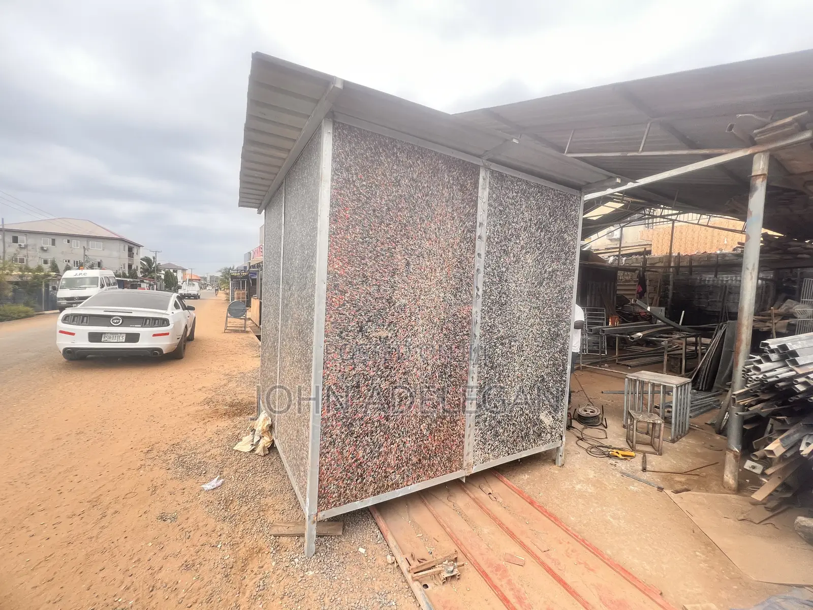 Kiosk (Momo, Storage, Shop, Security Post)