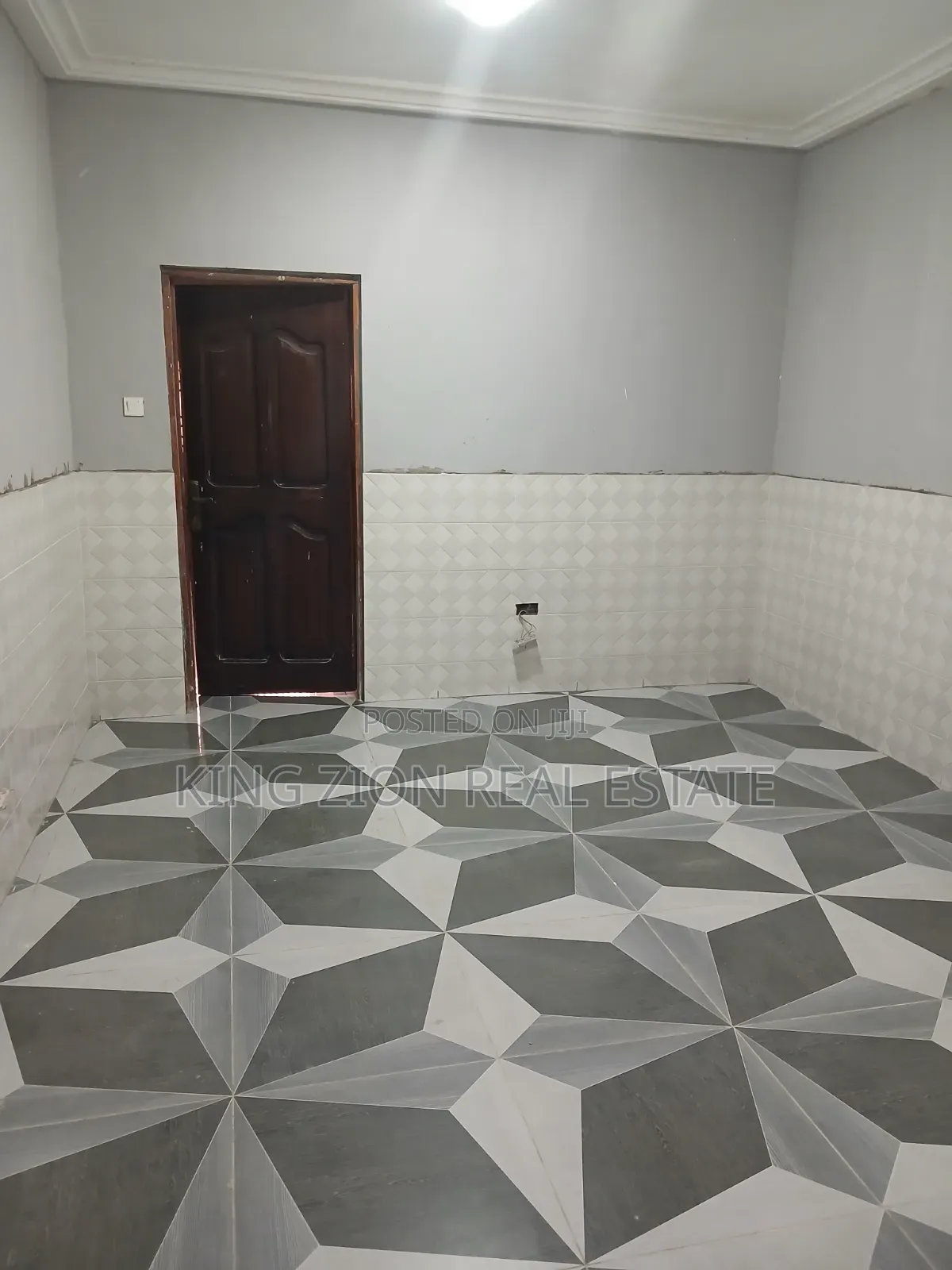 1bdrm Apartment in Kingzion Real, Last Stop for rent