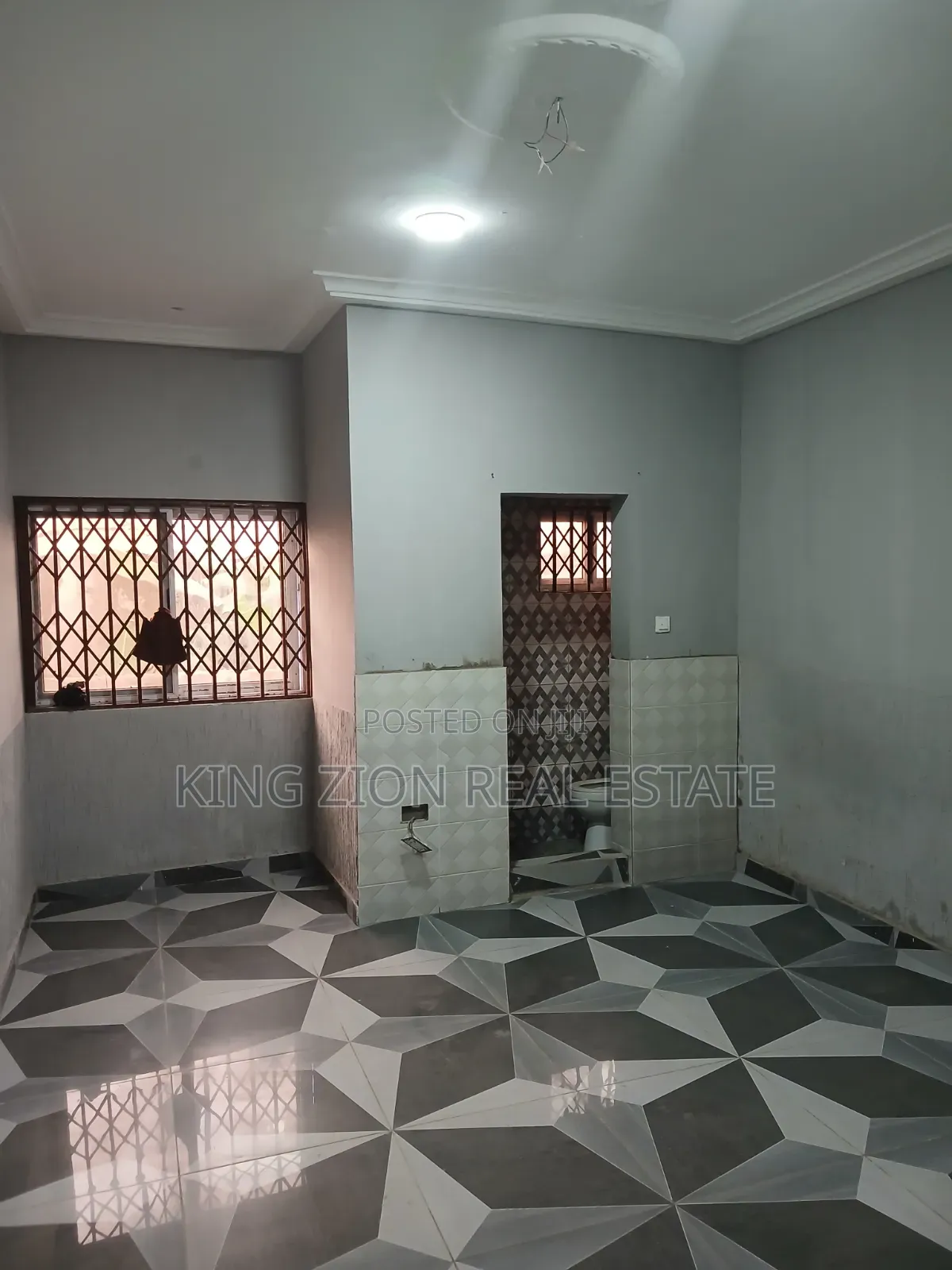 1bdrm Apartment in Kingzion Real, Last Stop for rent