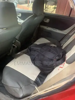 Toyota Vitz 2010 Red