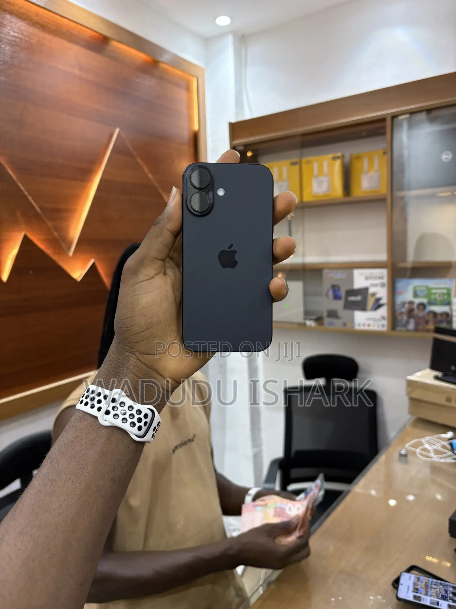 Apple iPhone 16 128 GB Black