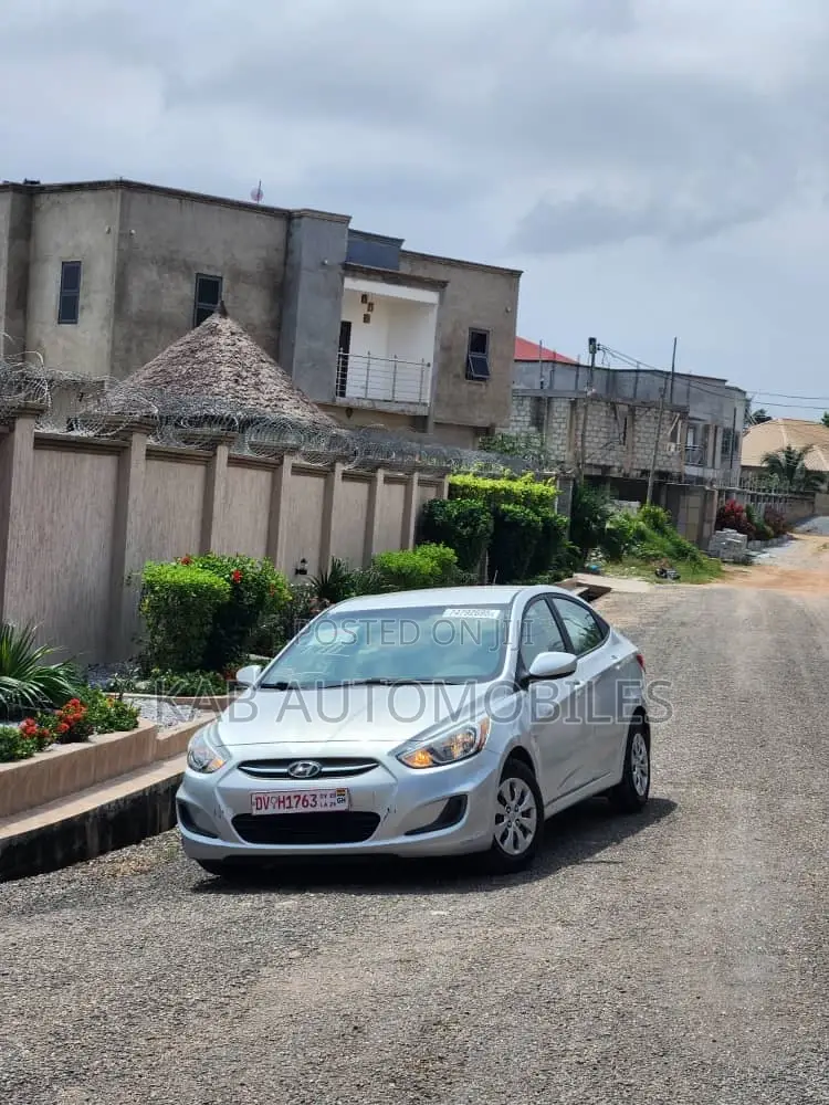 Hyundai Accent SE Sedan 2017 Silver