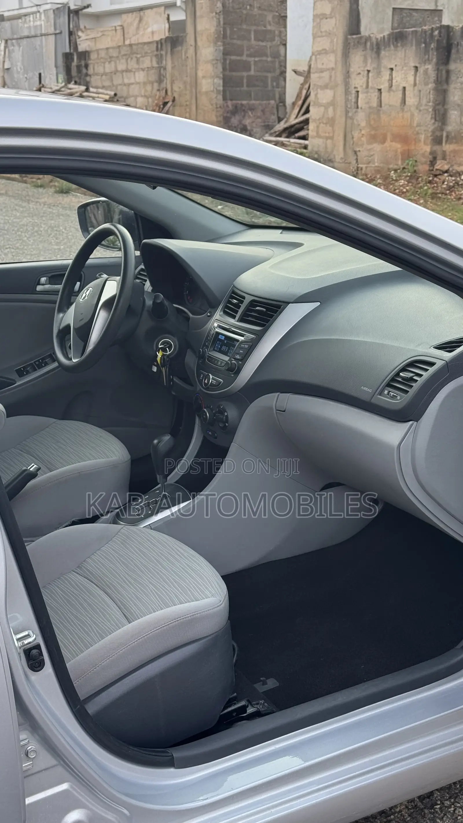 Hyundai Accent SE Sedan 2017 Silver