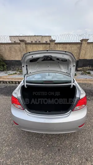 Hyundai Accent SE Sedan 2017 Silver