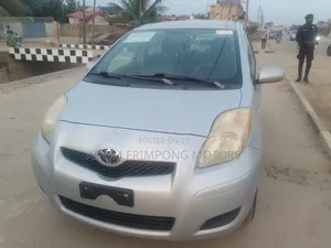 Toyota Yaris 2010 Silver