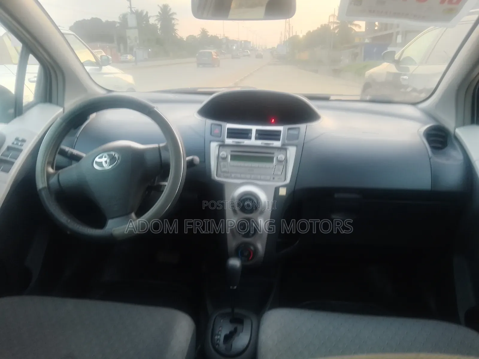 Toyota Yaris 2010 Silver