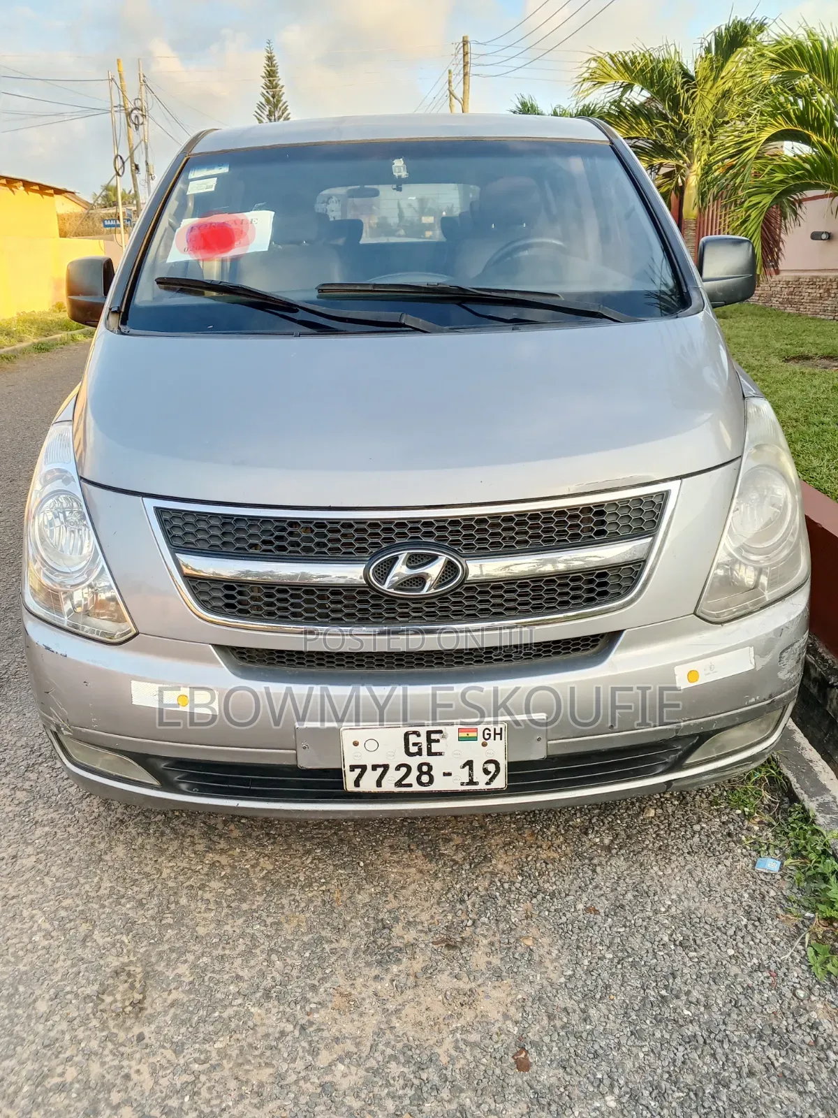 Hyundai H200 2012 Gray