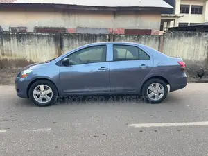 Toyota Yaris 2010 Blue