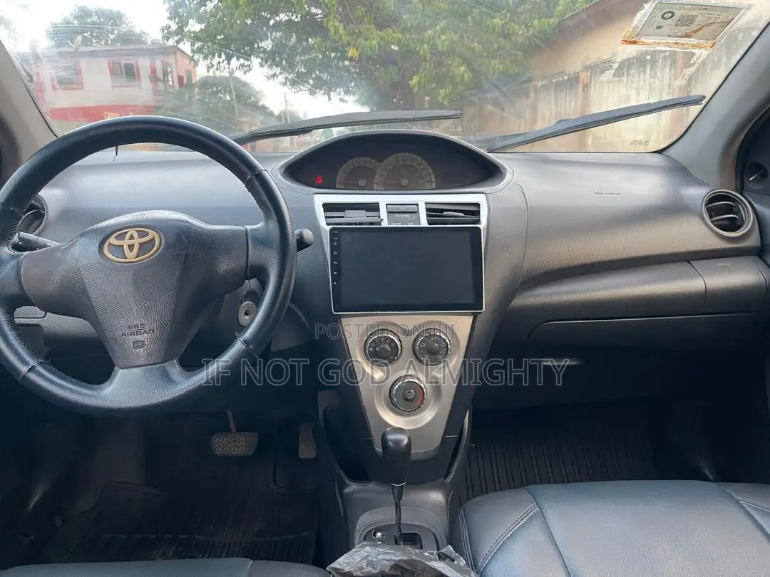 Toyota Yaris 2010 Blue