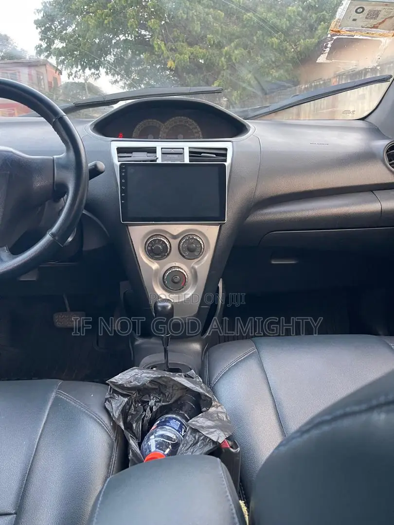Toyota Yaris 2010 Blue