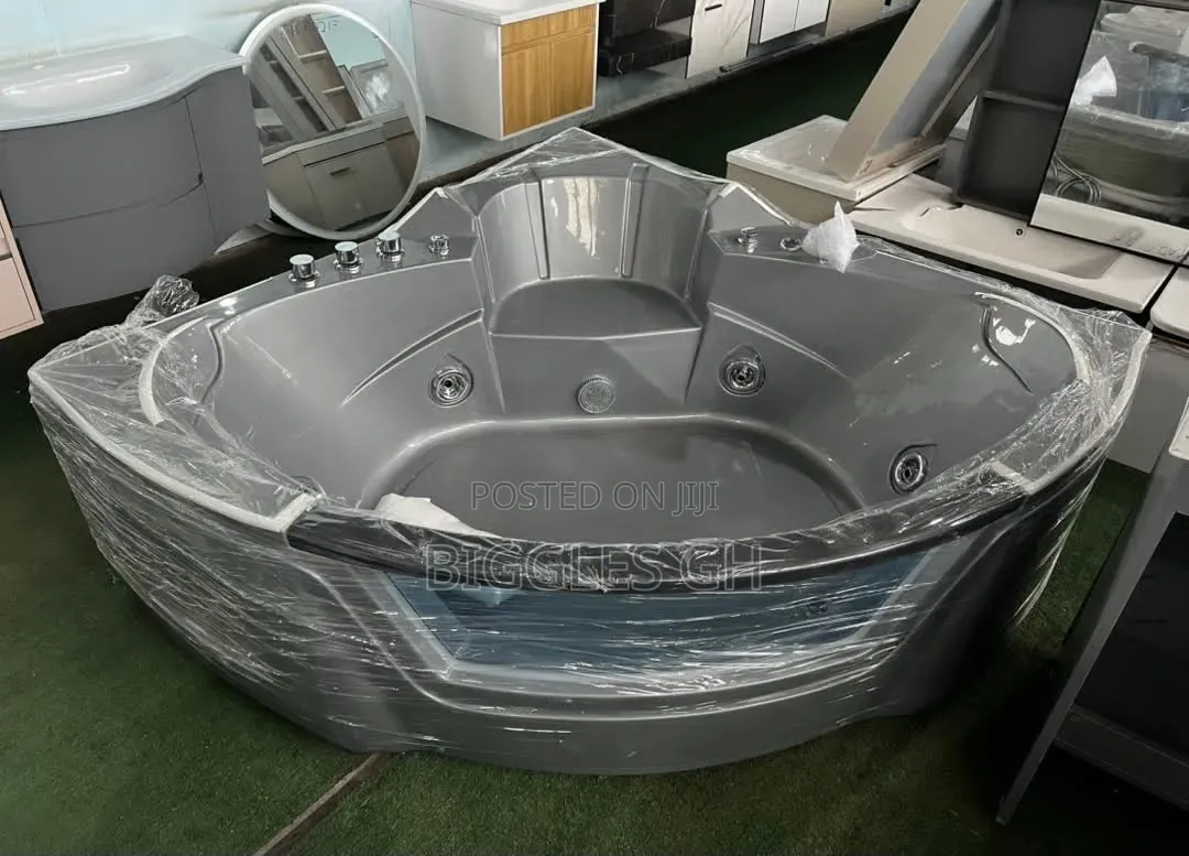 Jacuzzi Bathtub