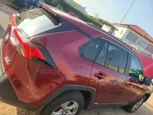 Toyota RAV4 2022 Red