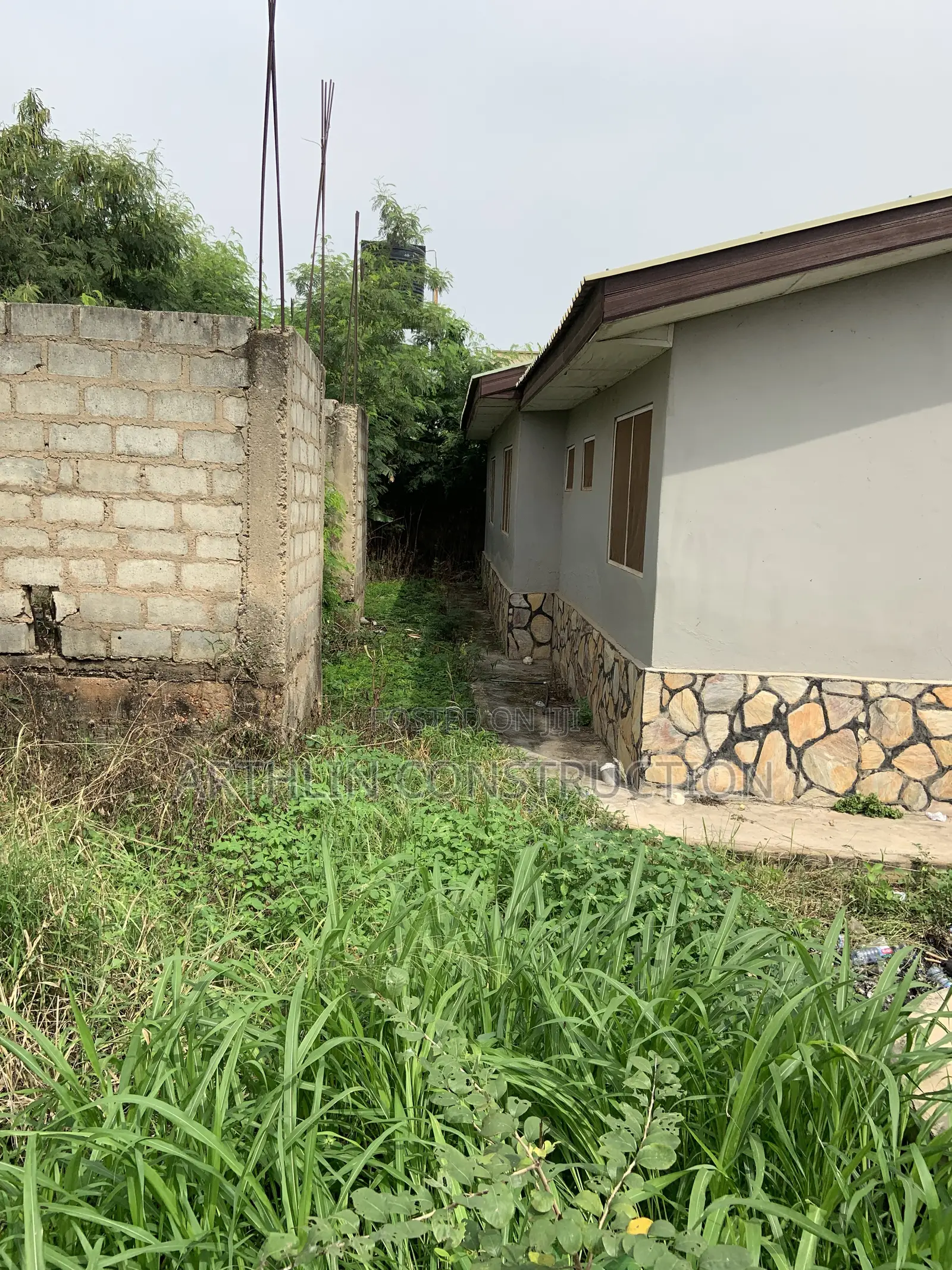 14bdrm Villa in New Legon for sale