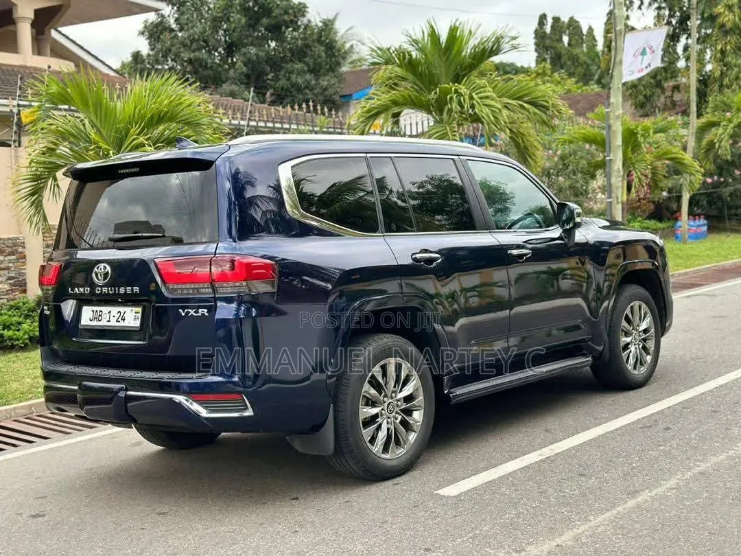 Toyota Land Cruiser 2024 Teal