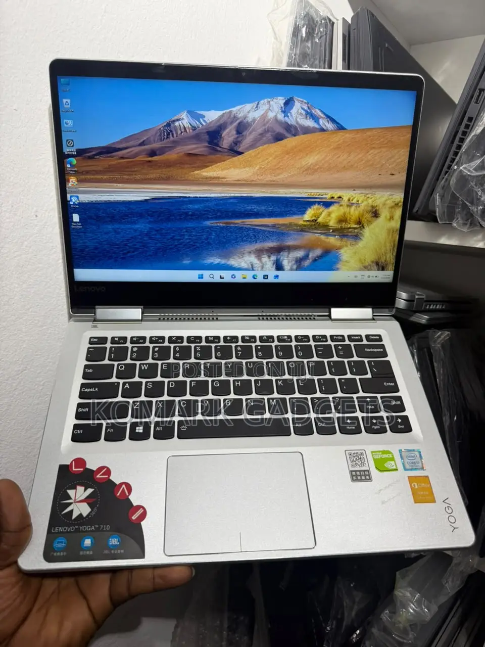 New Laptop Lenovo Yoga 710 8GB Intel Core i5 SSD 256GB