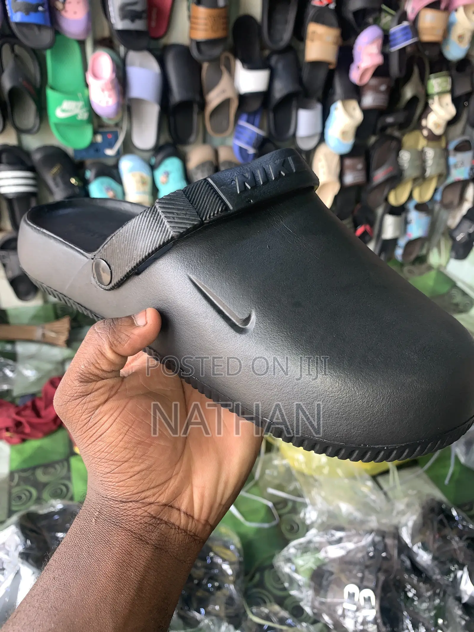 (NIKE) Rubber Crocs Half Shoe Design