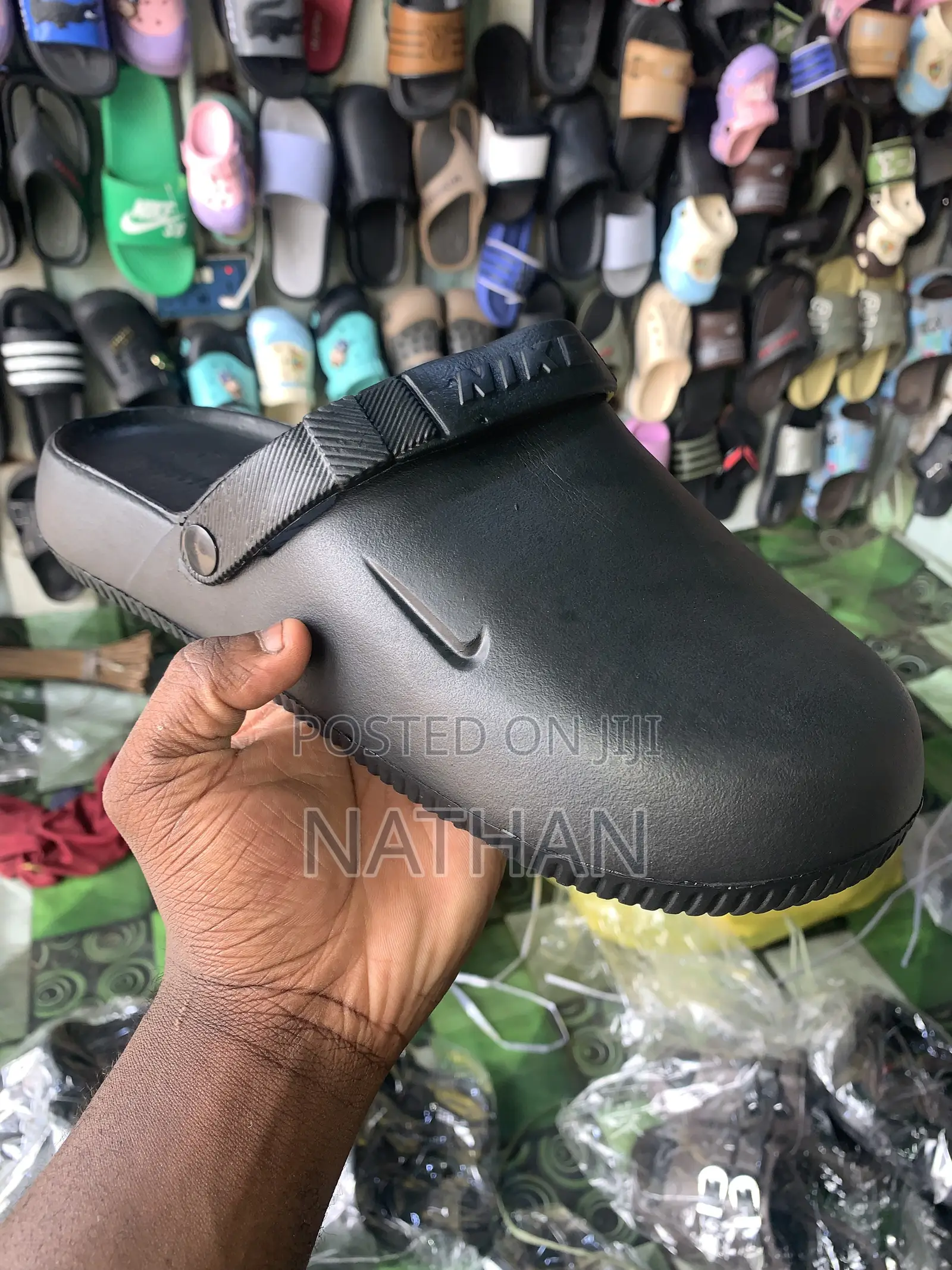 (NIKE) Rubber Crocs Half Shoe Design