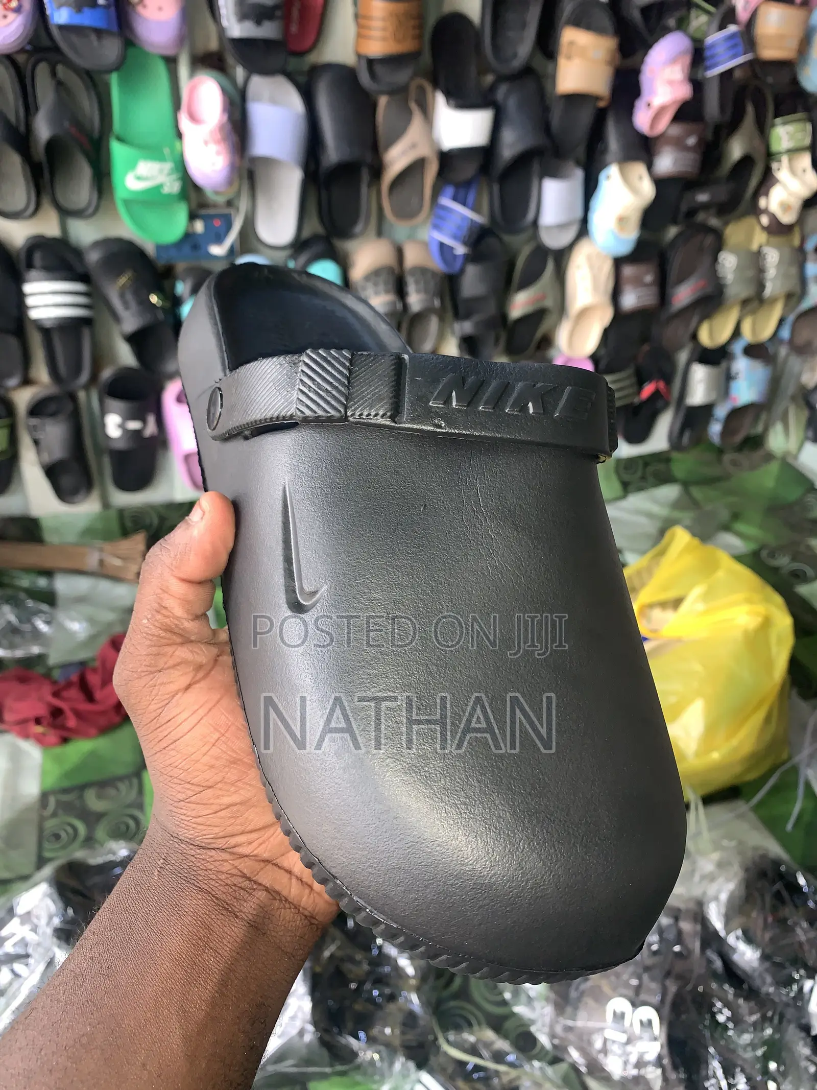 (NIKE) Rubber Crocs Half Shoe Design