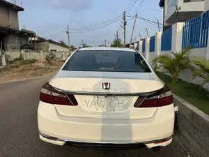 Honda Accord EX 4dr Sedan FWD (2.4L 4cyl 2A) 2017 White