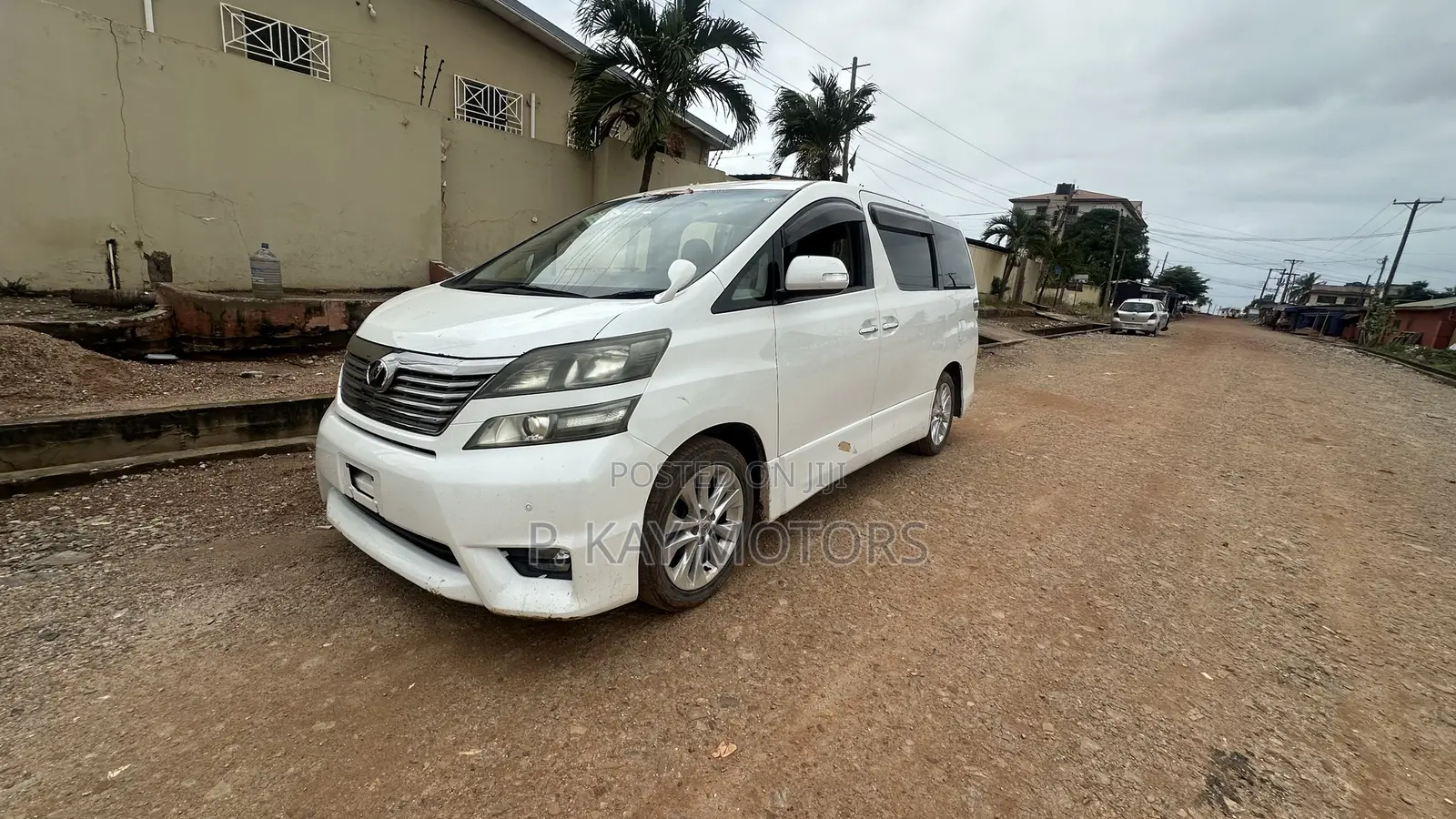 Toyota Vellfire V 2.4 4WD 8-Seater 2013 White