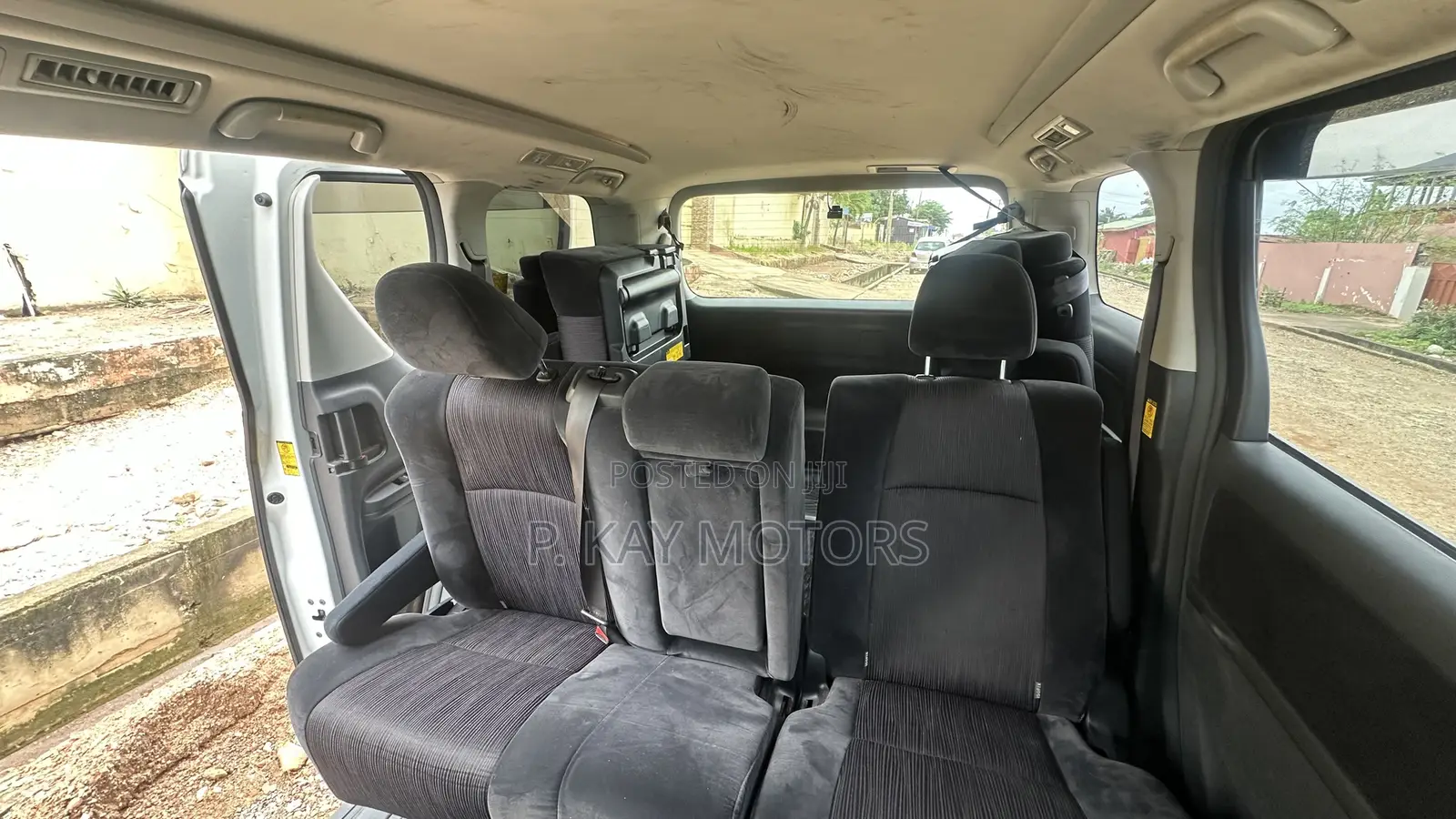 Toyota Vellfire V 2.4 4WD 8-Seater 2013 White