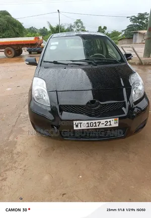 Toyota Vitz 2009 Black