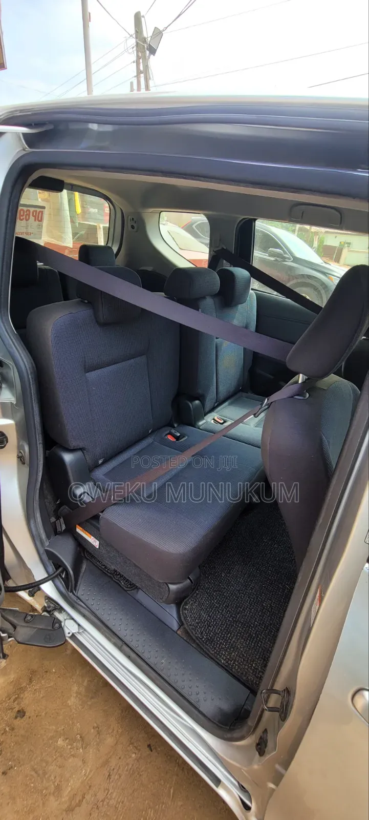 Toyota Sienta 2017 Silver