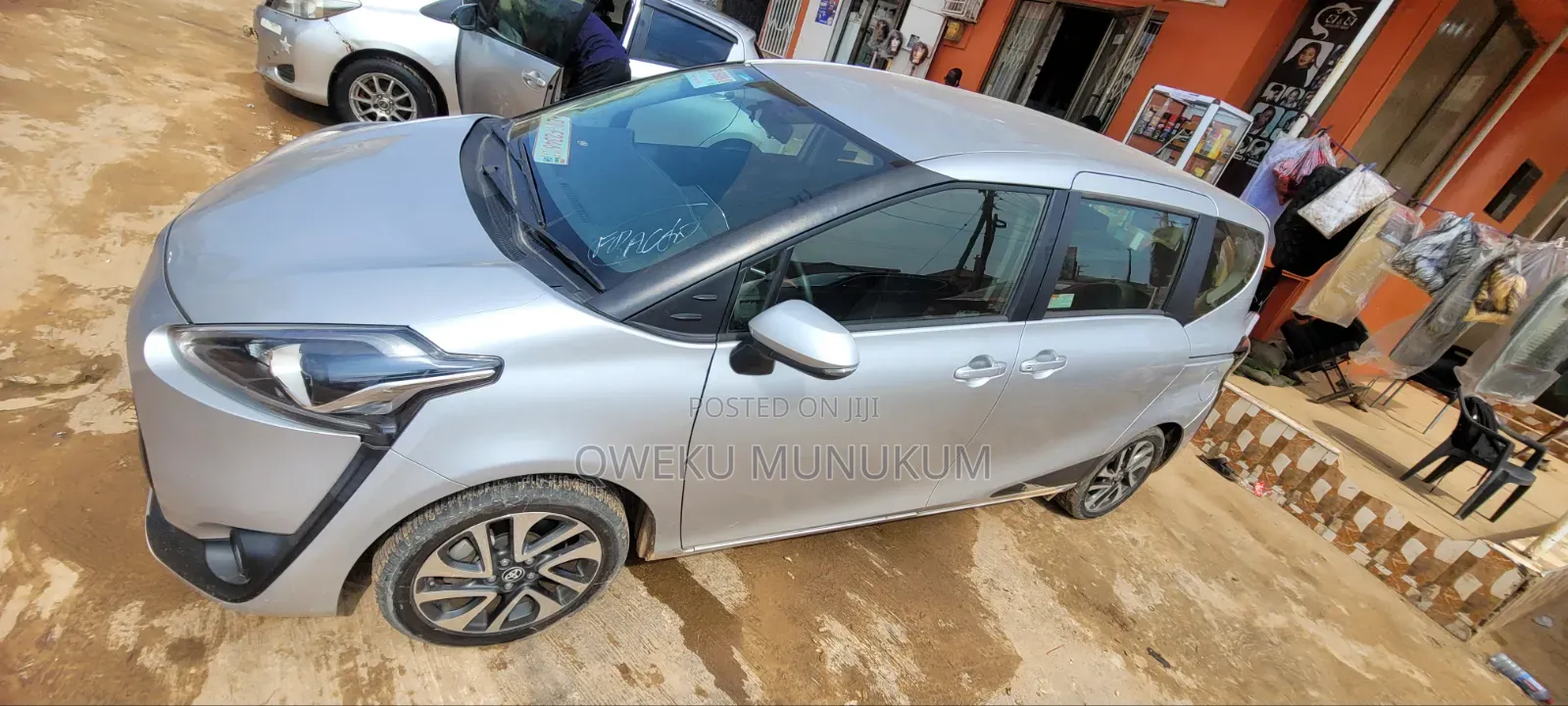 Toyota Sienta 2017 Silver