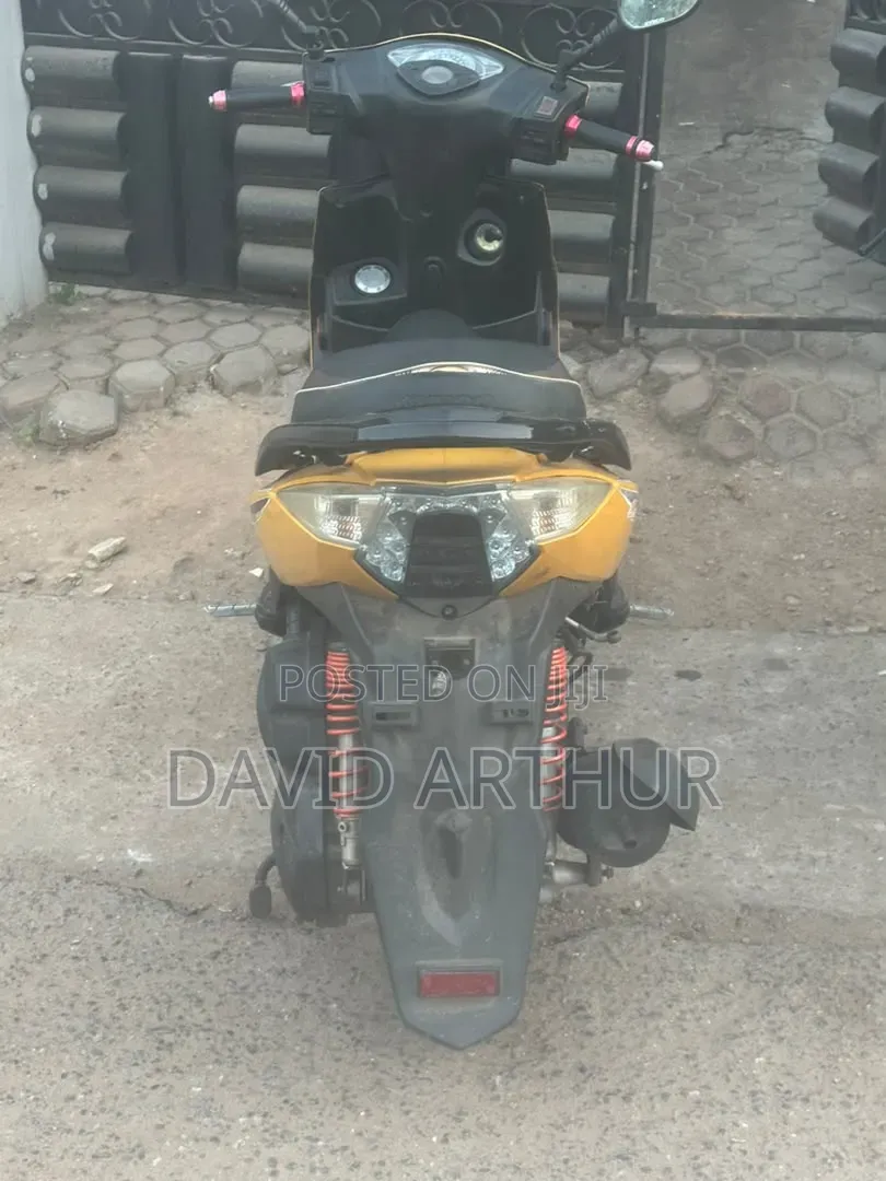 Kymco 2025 Yellow