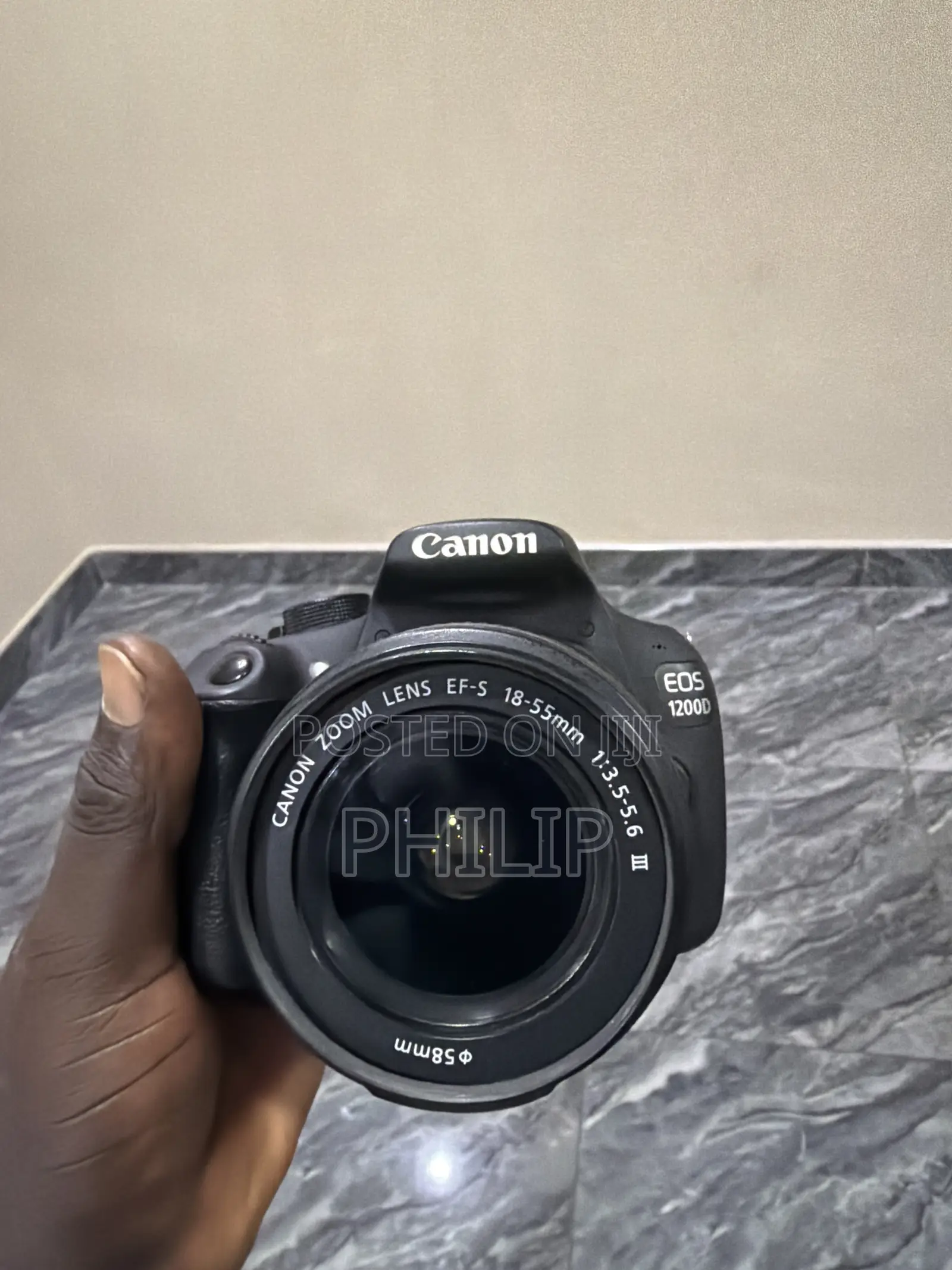 Canon EOS 1300 D