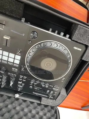 Pioneer DDJ Rev5 Controller W Bag and Dust Cover