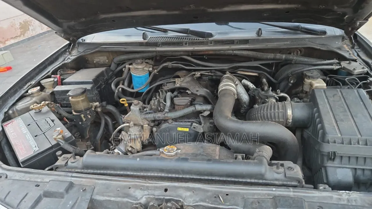 Nissan Navara 2011 Gray