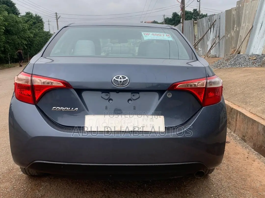 Toyota Corolla LE 4dr Sedan (1.8L 4cyl CVT) 2017 Gray