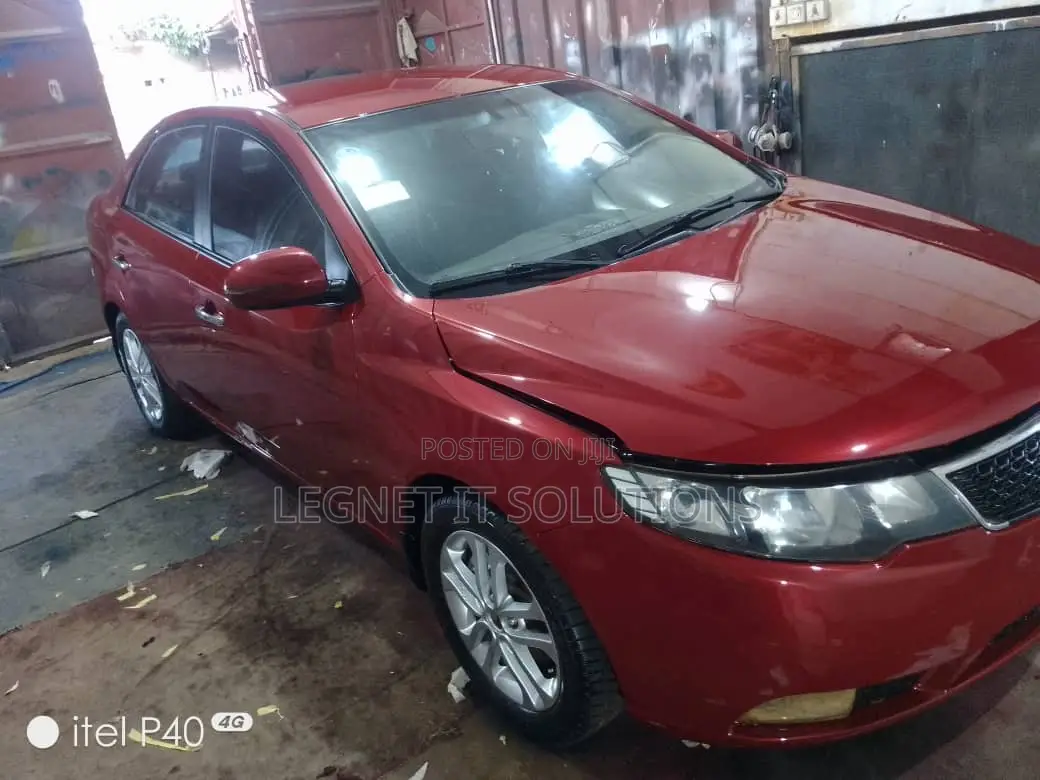 Kia Cerato 2013 Red